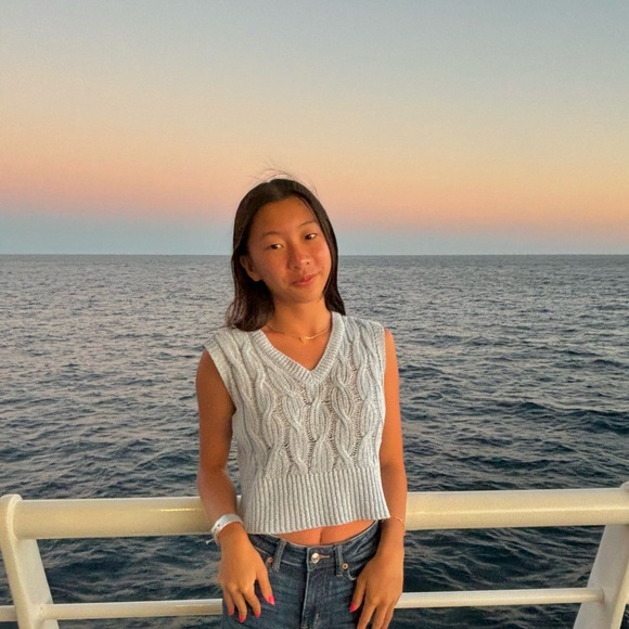 Meet your Posher, Natalie - Picture 2 of 4